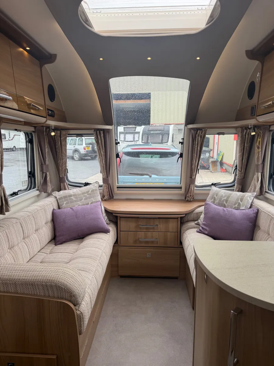 🔥 2017 Bailey Cabrera rear island bed 🔥 - Image 4