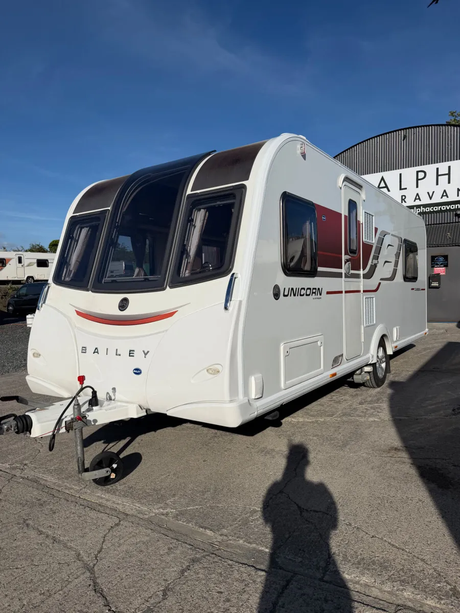 🔥 2017 Bailey Cabrera rear island bed 🔥 - Image 1