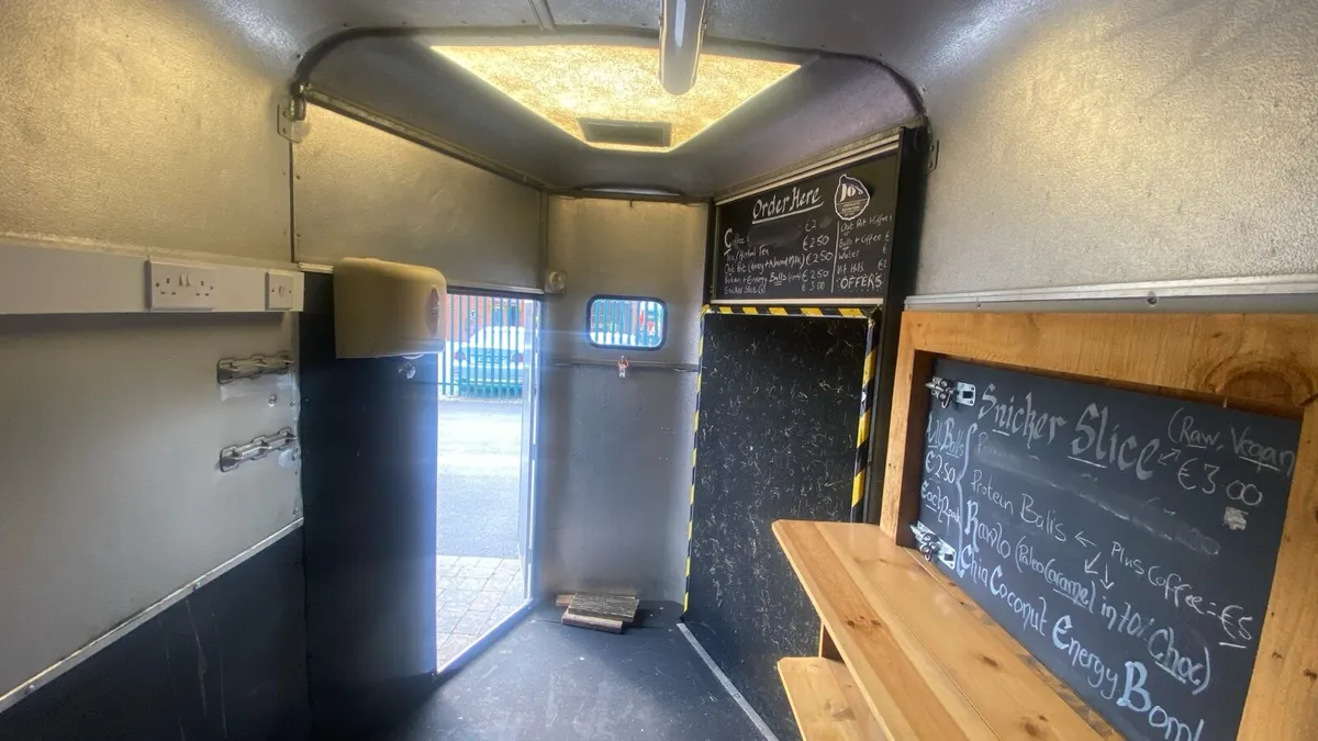 Horsebox catering trailer - Image 4