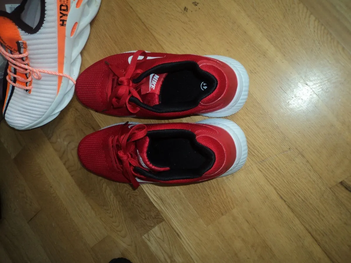 Ladies New Nike runners - Image 2