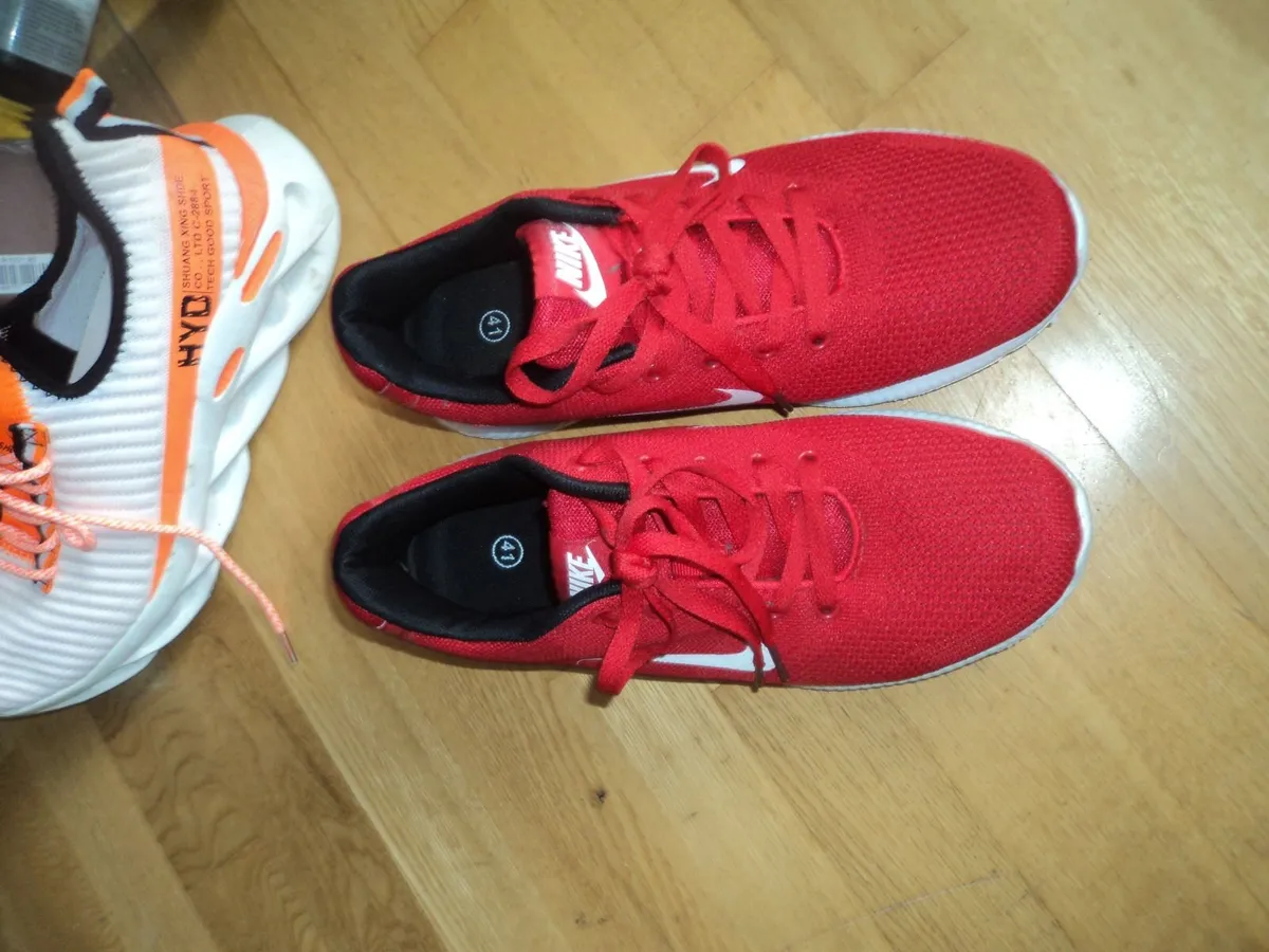 Ladies New Nike runners - Image 1