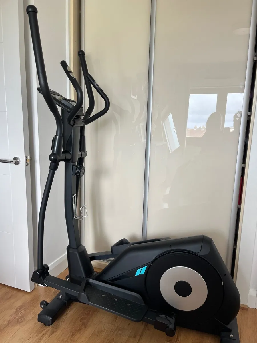Elliptical machine - Image 1