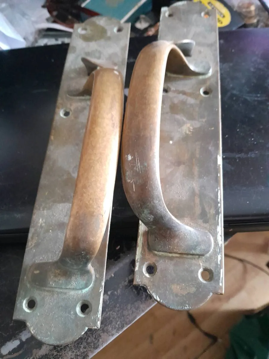 Old brass door handle - Image 3