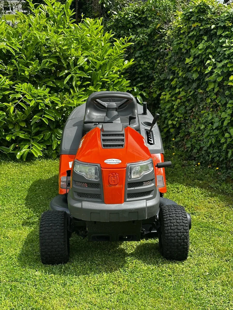 Husqvarna Tc138 Ride on mower - Image 3