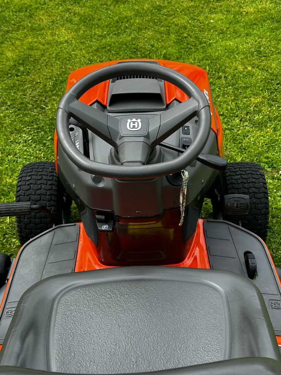 Husqvarna Tc138 Ride on mower - Image 4