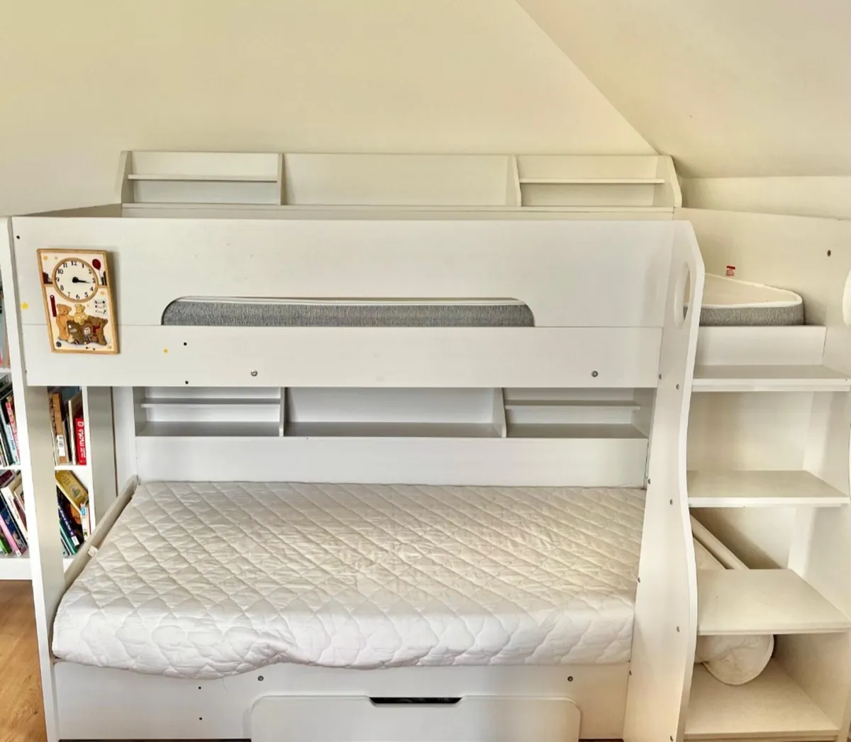 Bunk bed with shelves and storage - Image 1