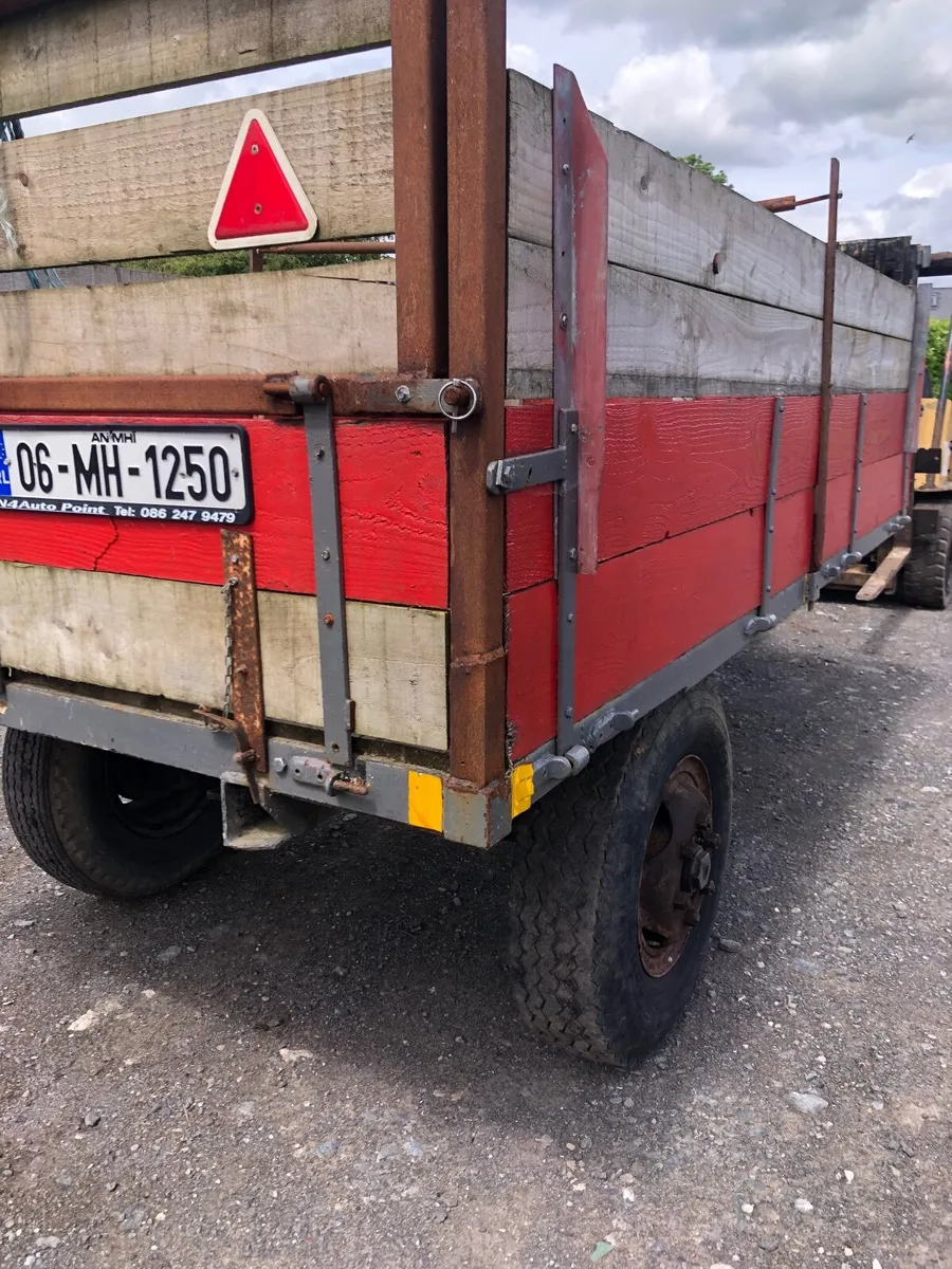 Trailer - Image 1