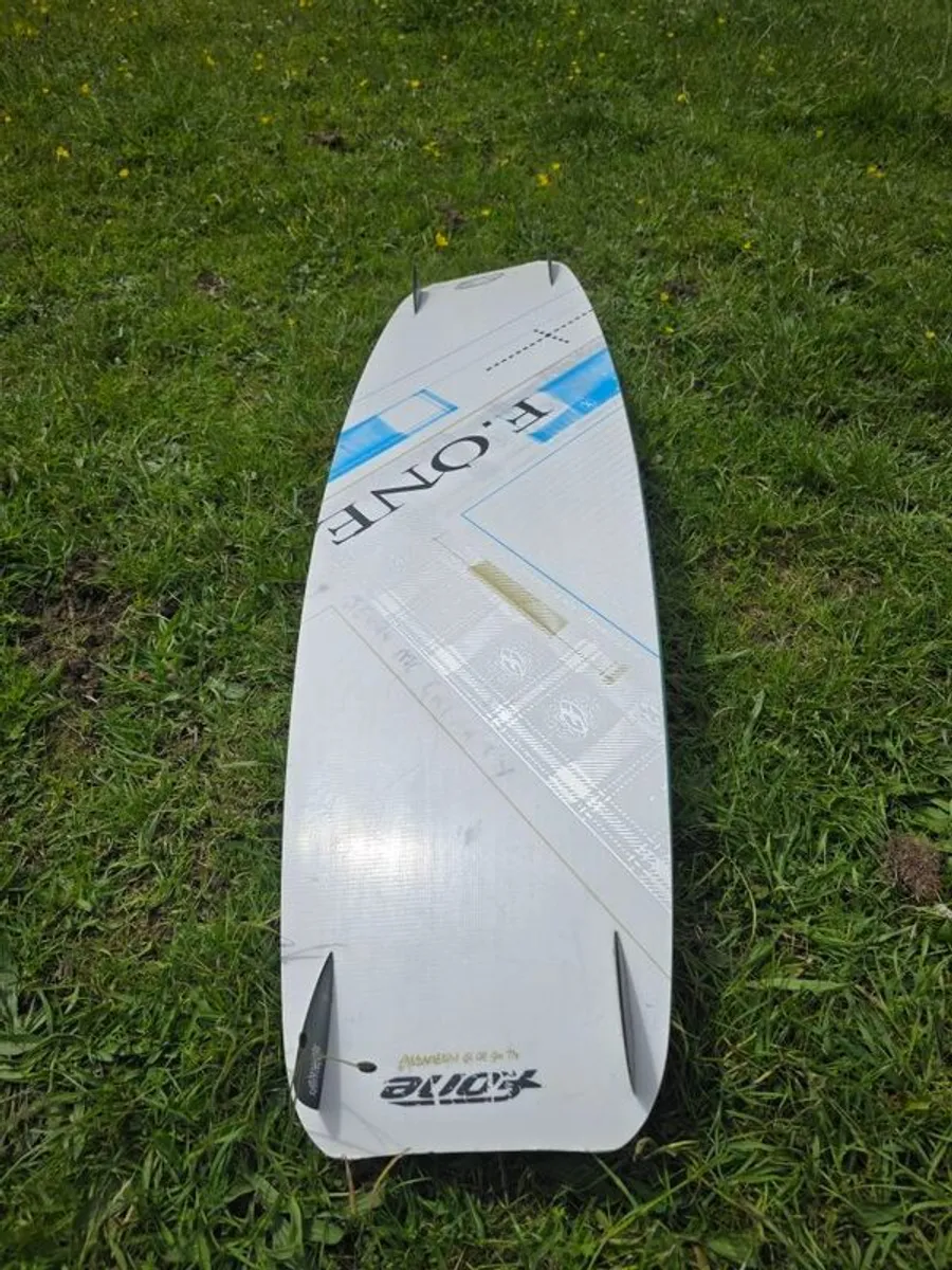 kitesurfing Board - Image 3