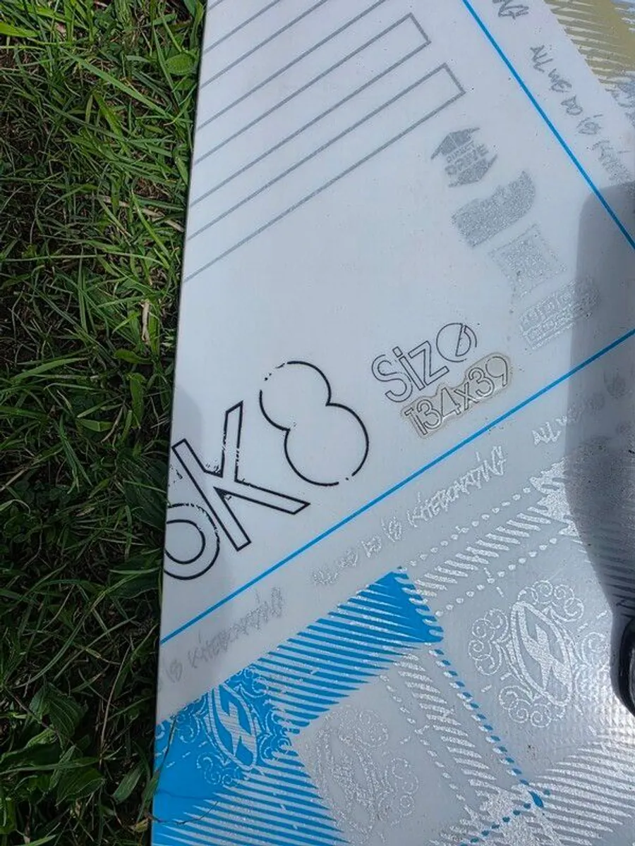 kitesurfing Board - Image 1