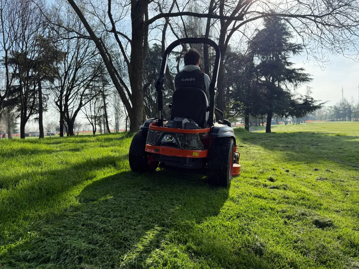 New Kubota Z4-541 RD Zero Turn Lawnmower - Image 4