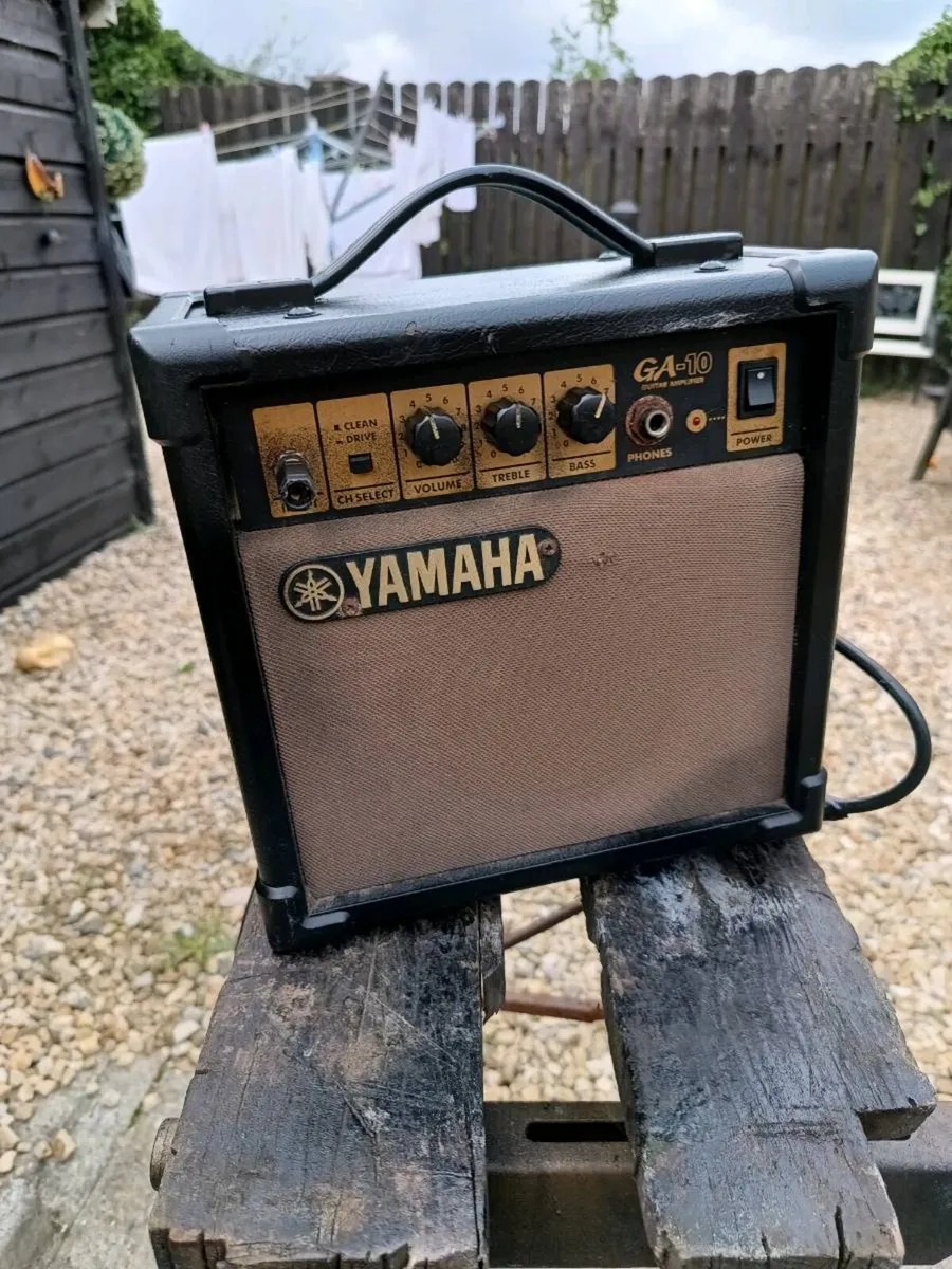 Vintage Yamaha Guitar Amplifier - Image 2