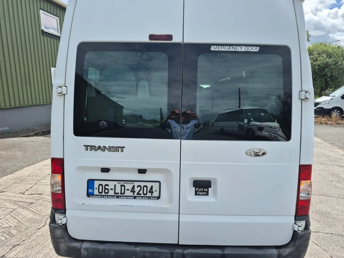 Ford Transit 17 seater minibus 2006 - Image 4