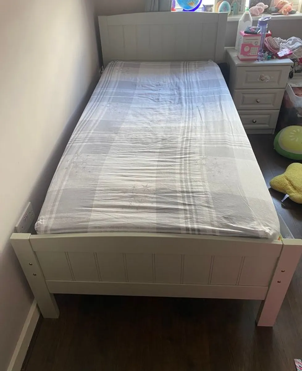Single bed frame - Image 1