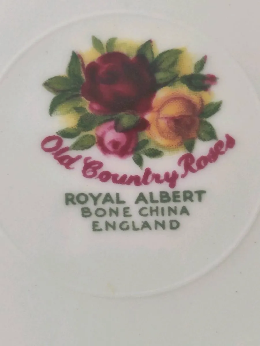 Royal Albert Dinner Plates - Image 2