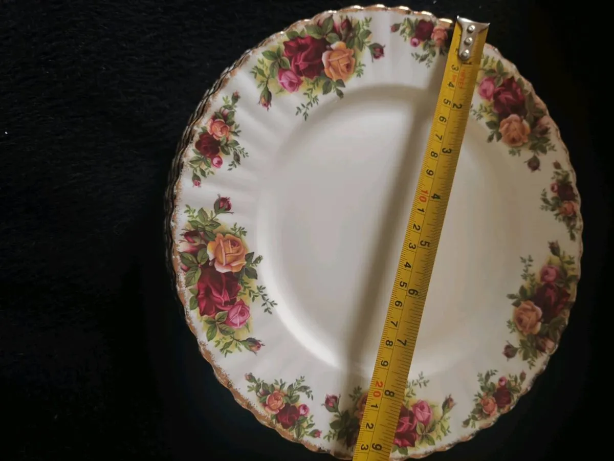 Royal Albert Dinner Plates - Image 1