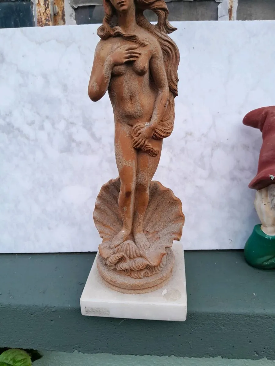 Old taracotta lady figure - Image 3