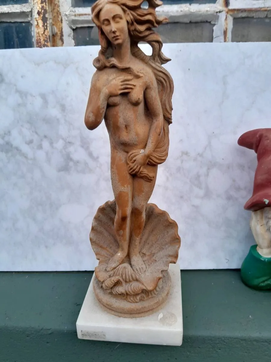 Old taracotta lady figure - Image 4