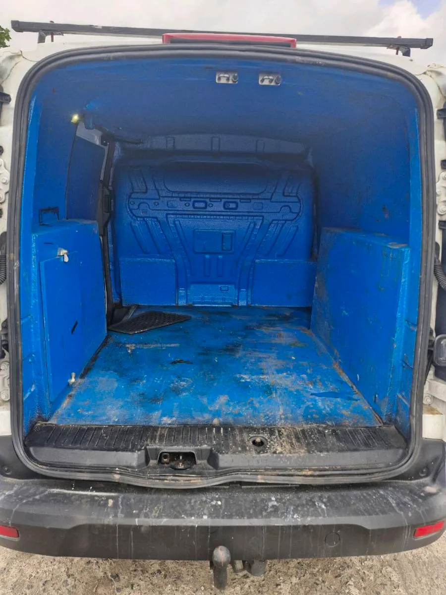 Ford Transit Connect - Image 2