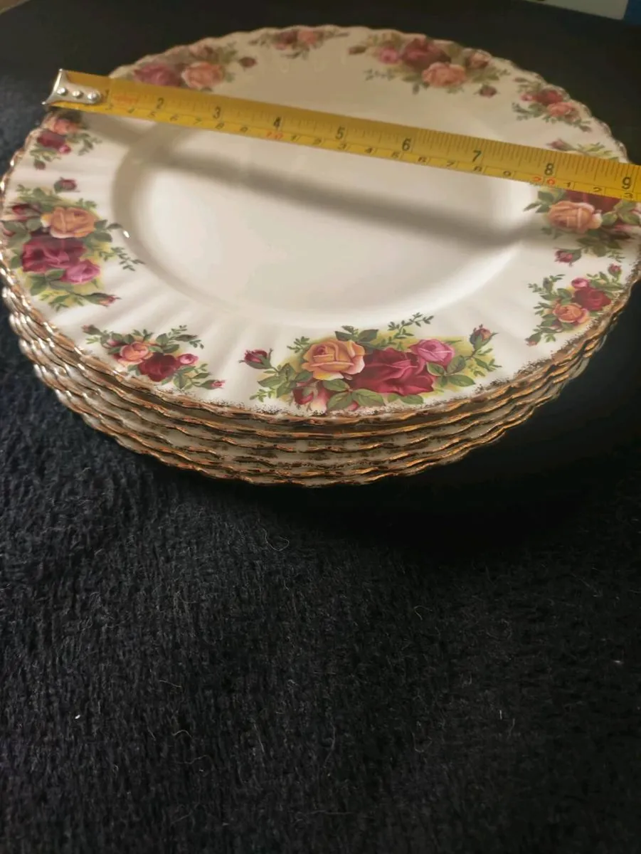 Royal Albert Country Rose Dinner Plates - Image 1