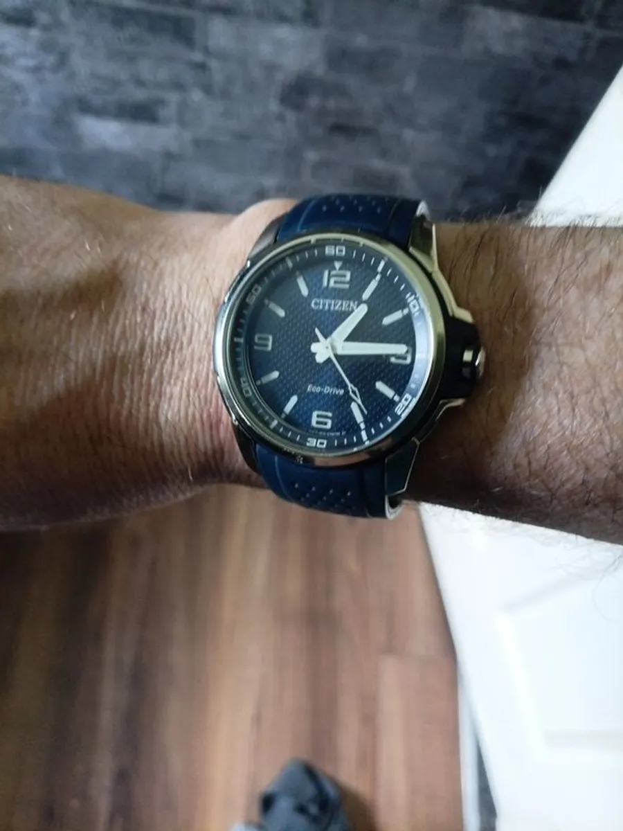 Beutiful watch almost never used - Image 2