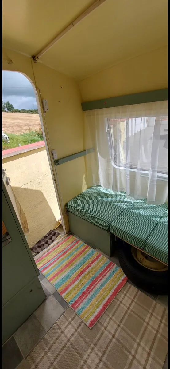 Two vintage caravanp - Image 4