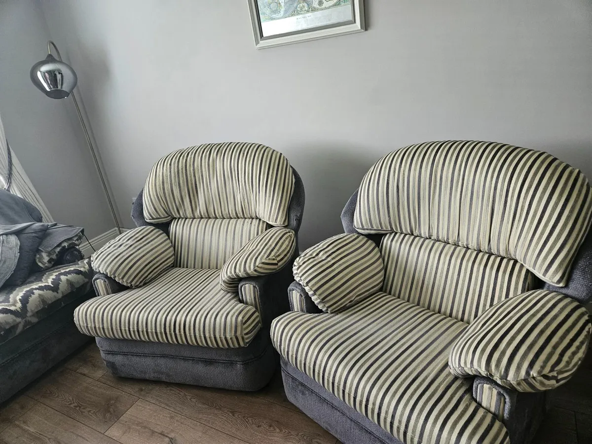 2 Armchairs - Image 2