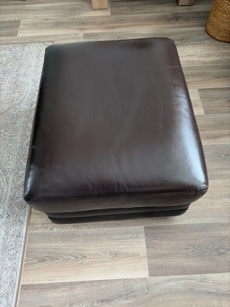 2 Italian Brown leather sofas and footstools - Image 4
