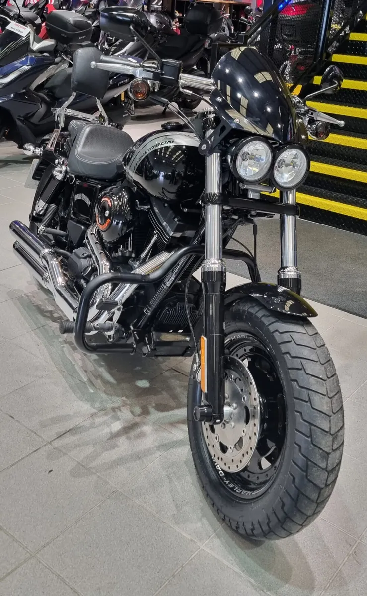 Harley Davidson Fat Bob 1690 - Image 2