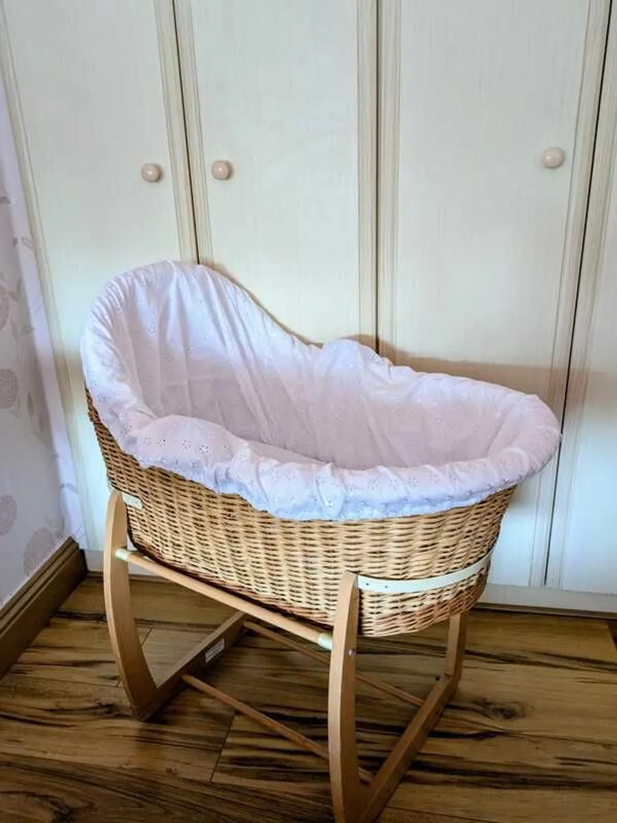 Baby Rocking Moses Basket / Bassinet with Stand - Image 1