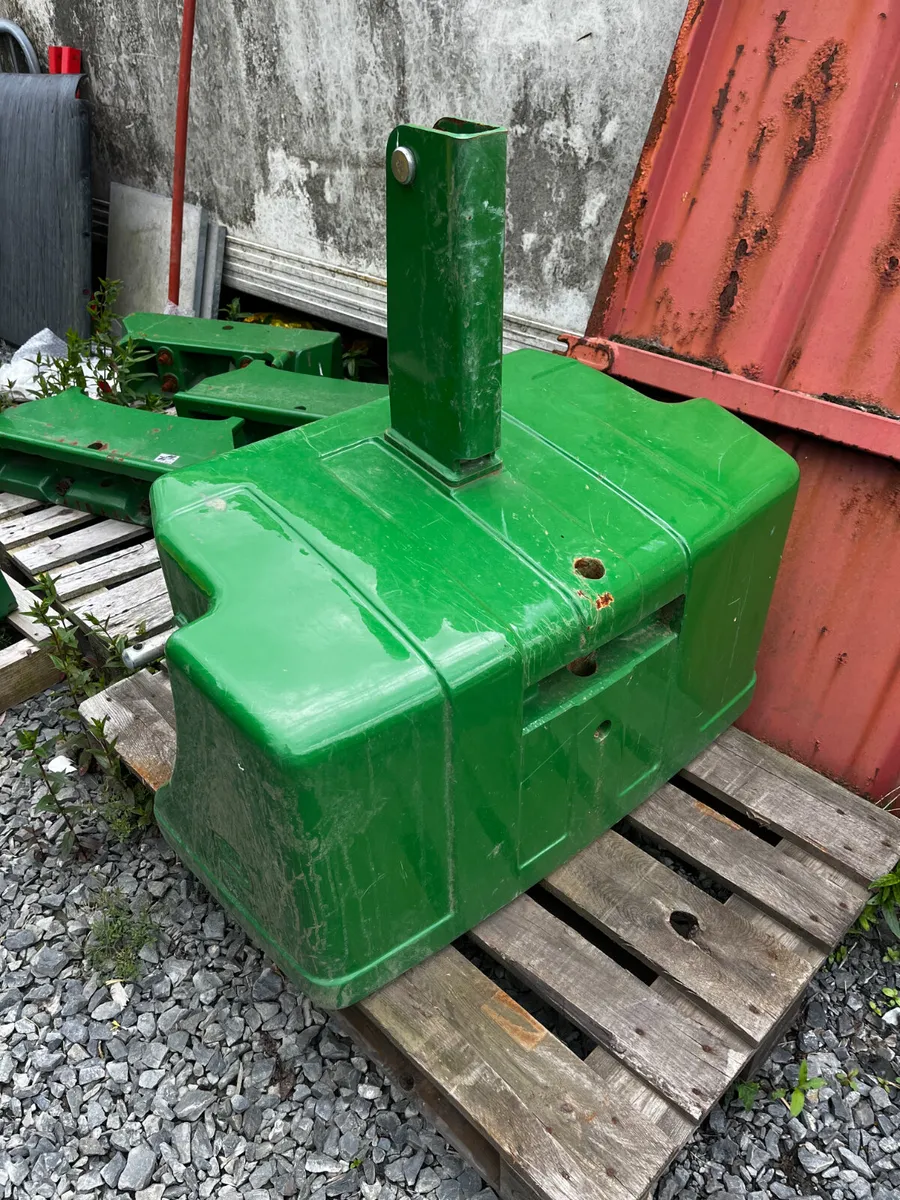 S/H JD 1800kg weight back + 110kg weight carriers - Image 1