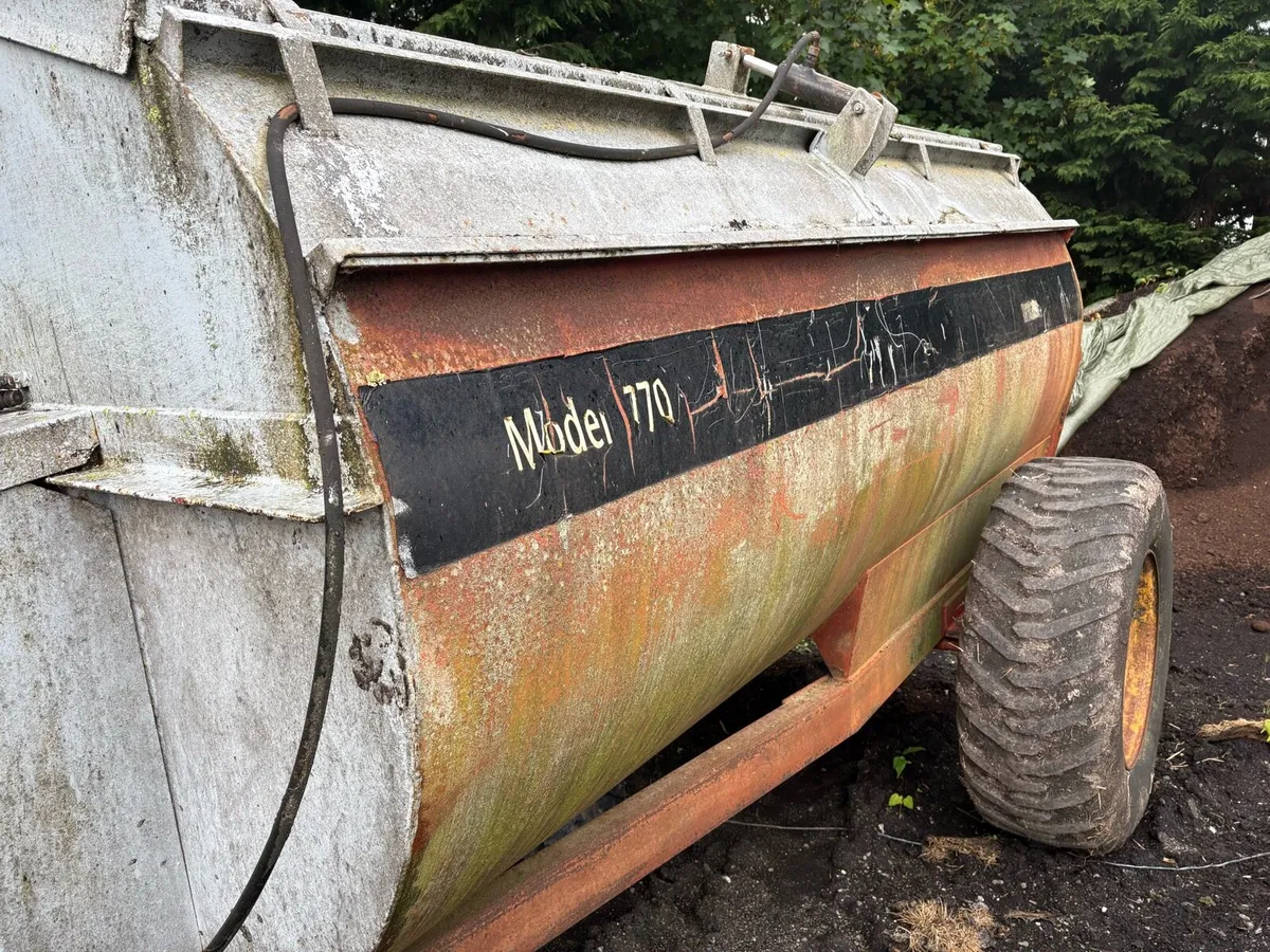 Manure spreader - Image 2