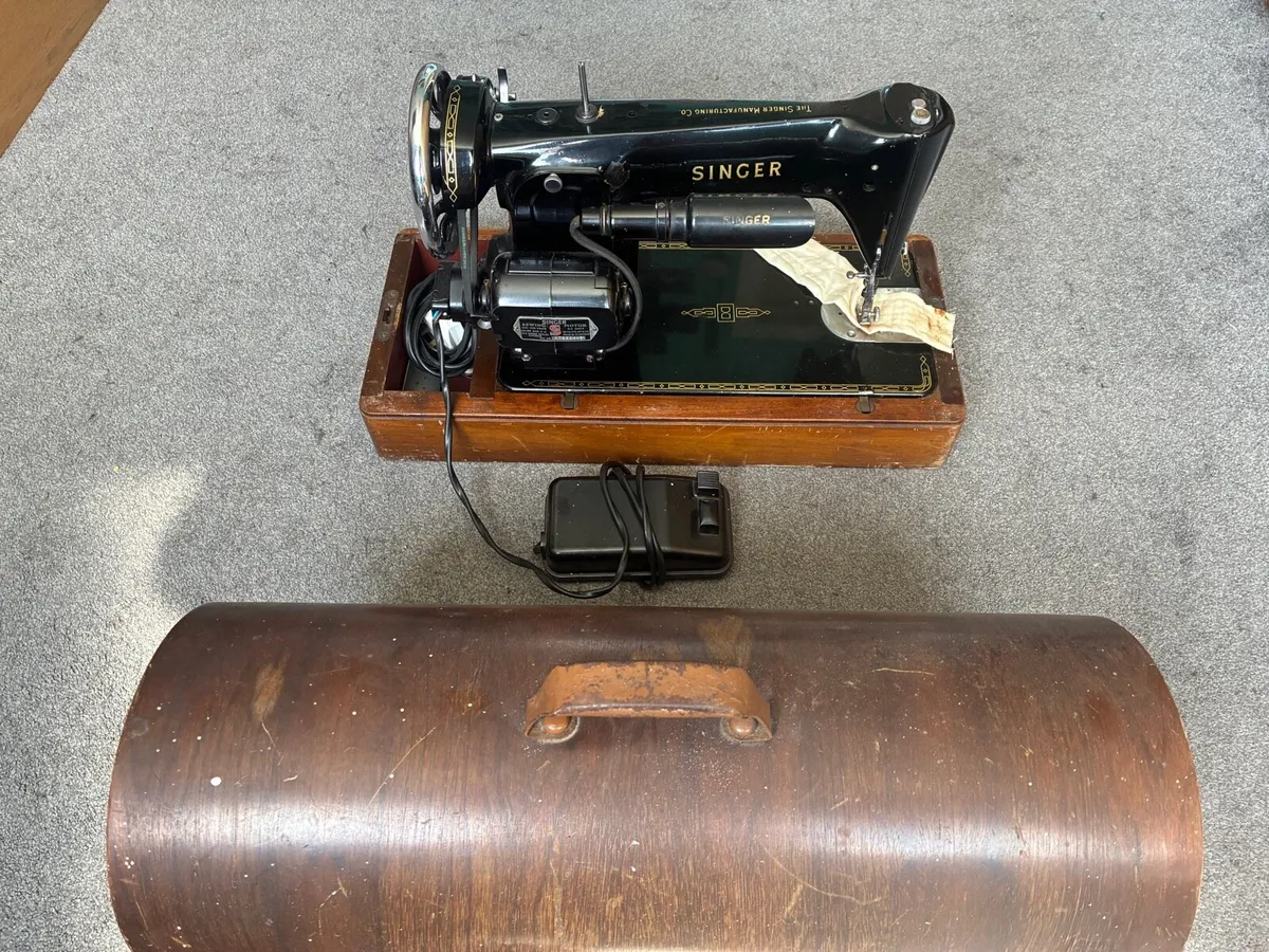Singer 201K Sewing Machine – 1955 - Image 2