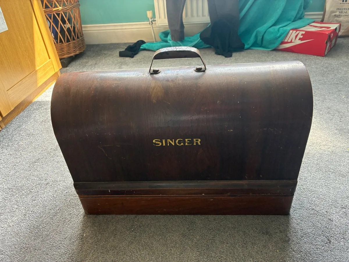 Singer 201K Sewing Machine – 1955 - Image 4