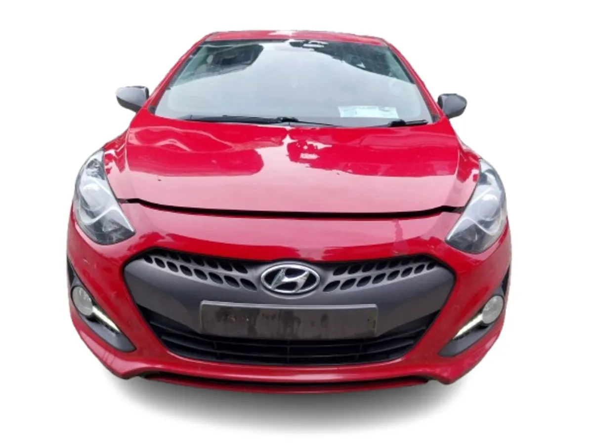 2013 HYUNDAI I30 For Breaking/Dismantling - Image 2