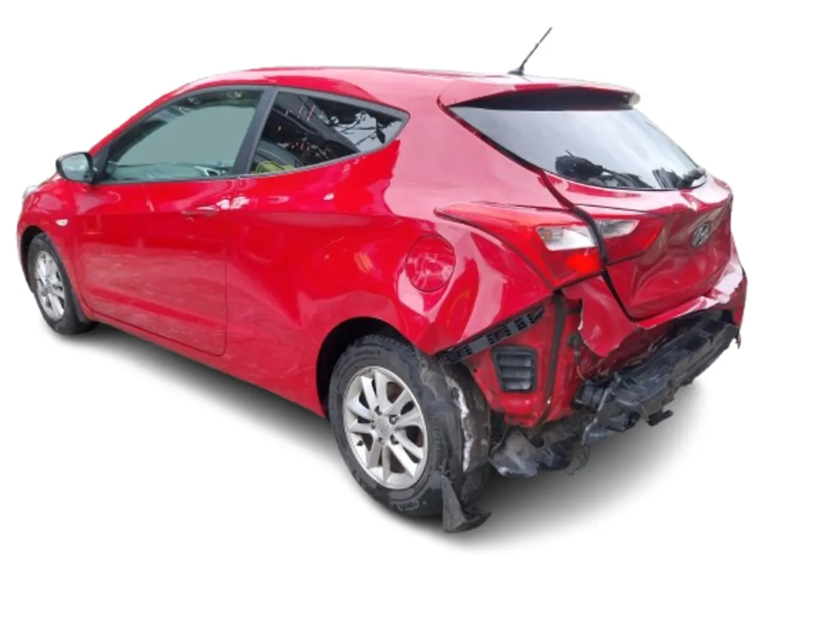 2013 HYUNDAI I30 For Breaking/Dismantling - Image 4