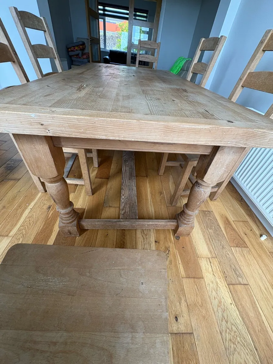 Dining table - Image 4