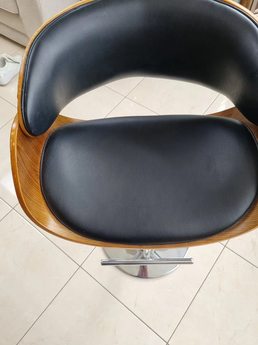 Swivel bar stool - Image 2