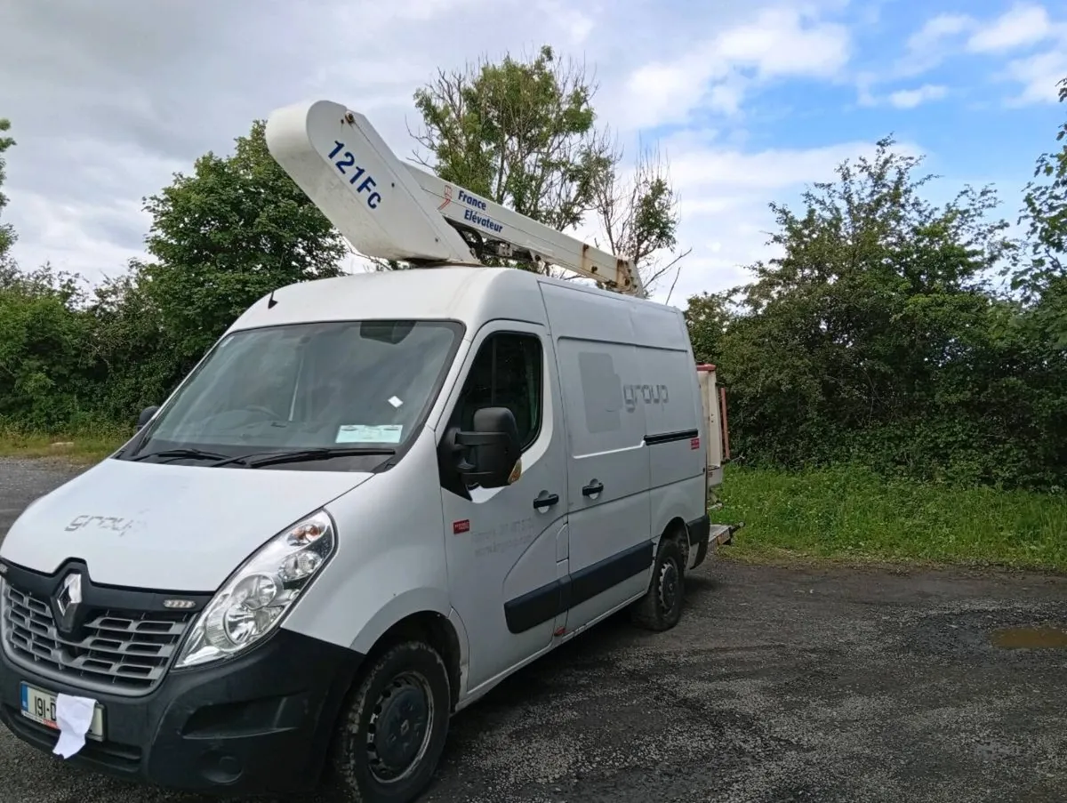 19 RENAULT MASTER HOIST - Image 2