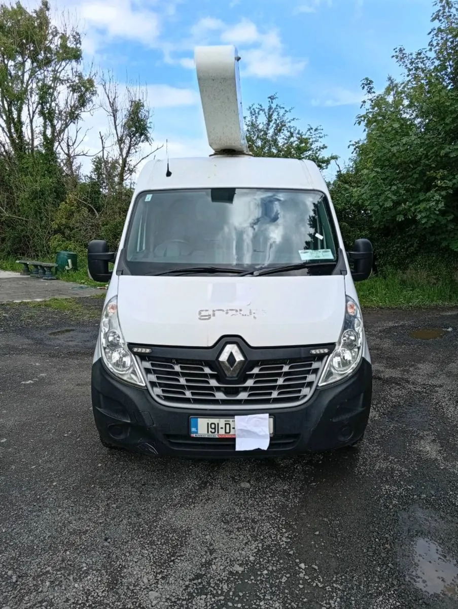 19 RENAULT MASTER HOIST - Image 3