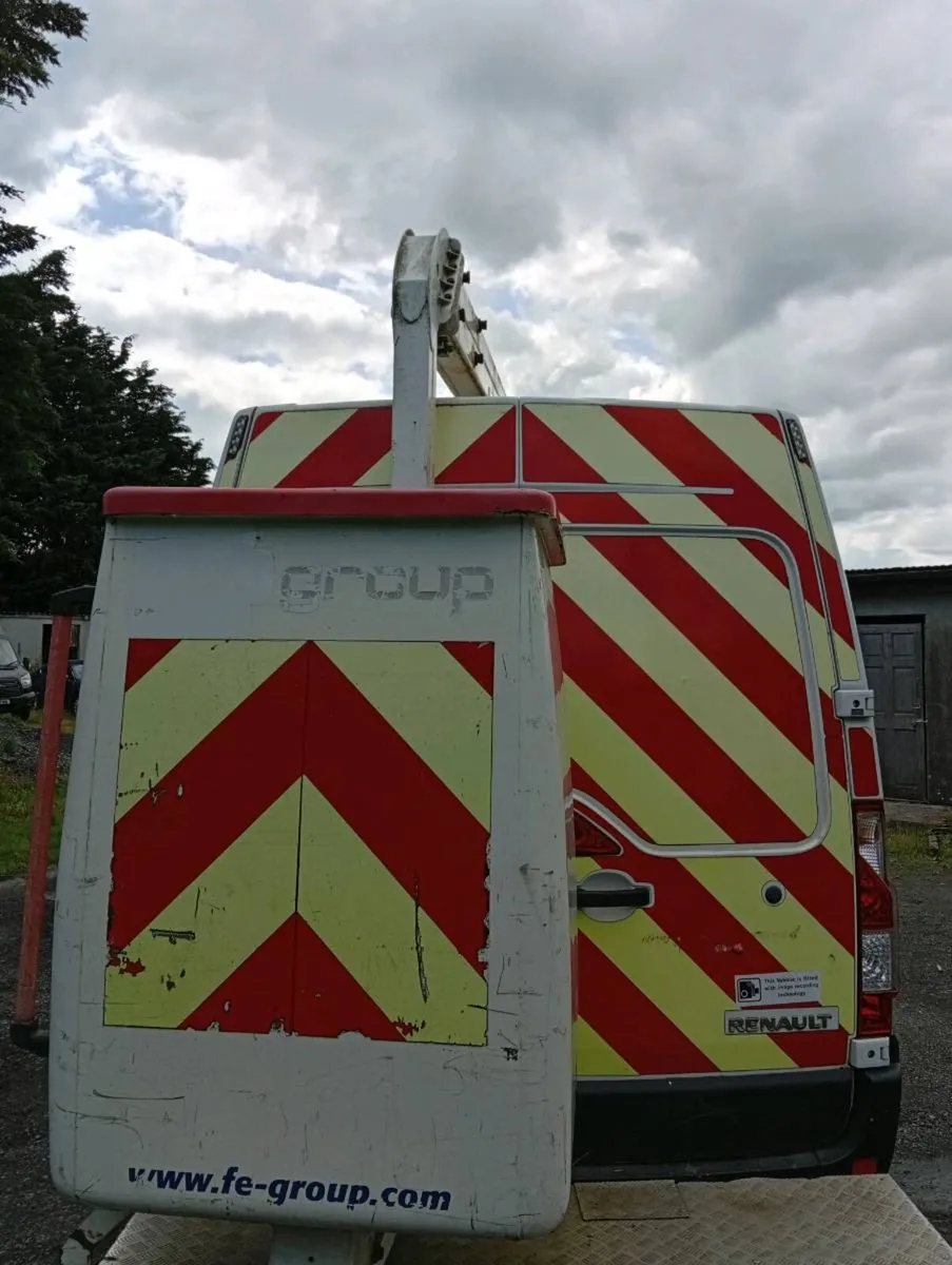 19 RENAULT MASTER HOIST - Image 4