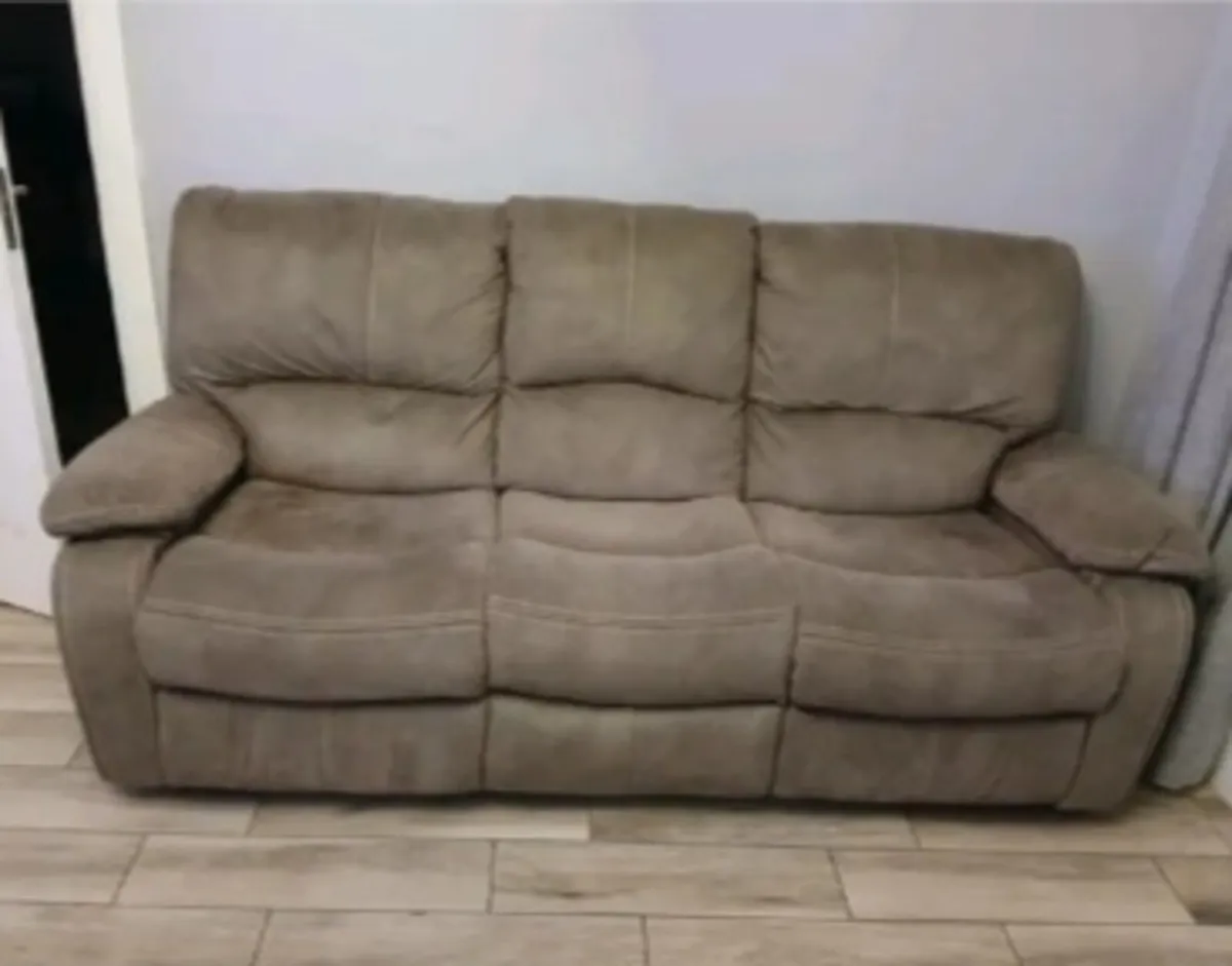 3 seater recliner couch