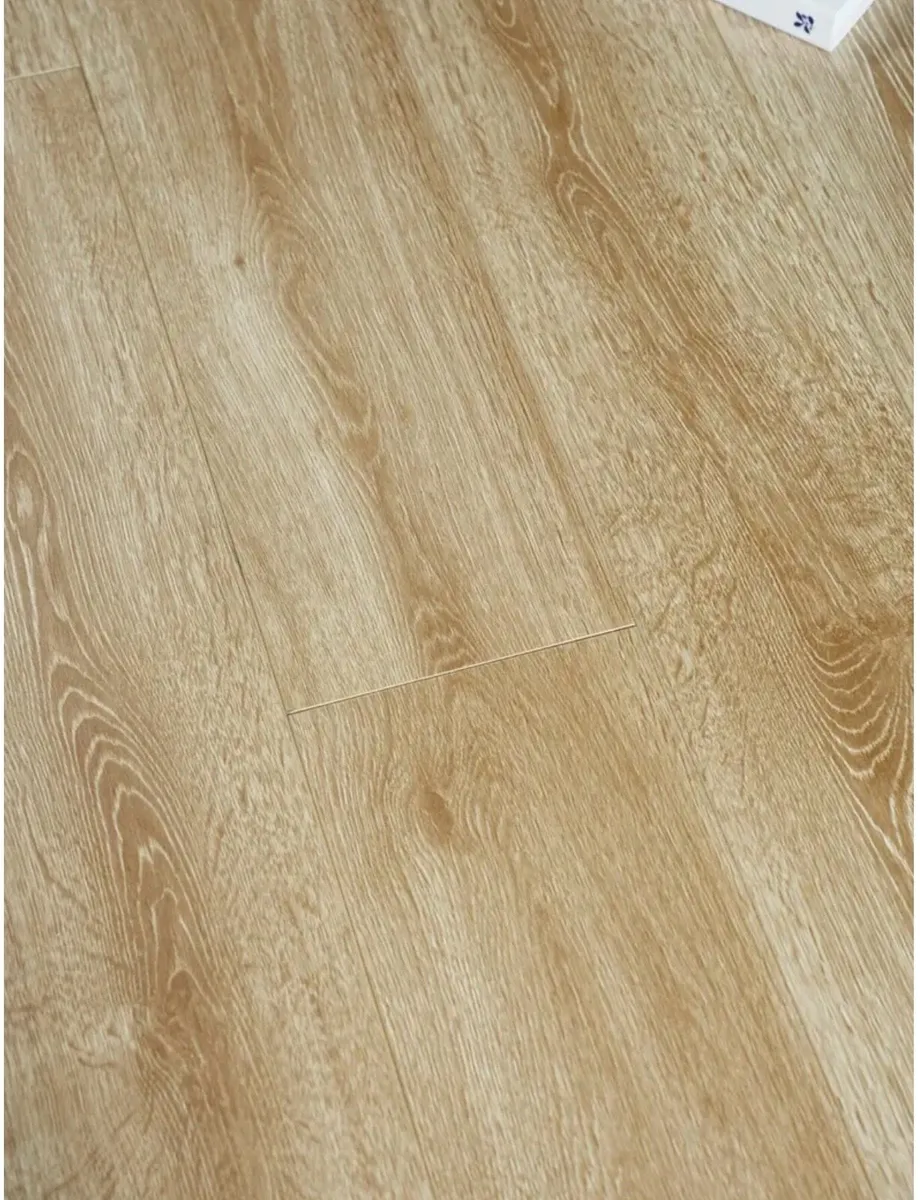 Nordic Oak 12mm AC5 Water-Repellent Flooring - Image 2