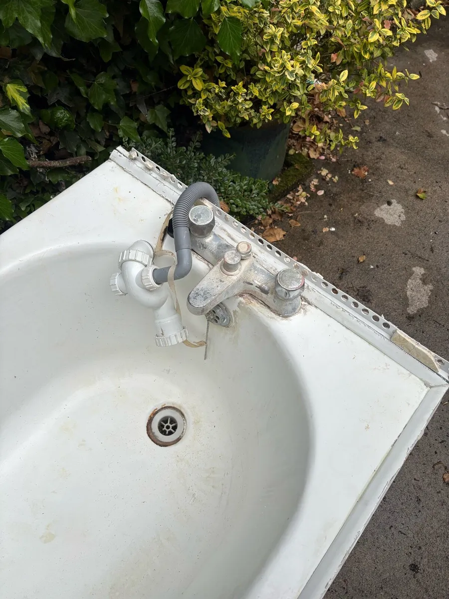 Cast Iron Bath with Taps – Good Condition - Image 1