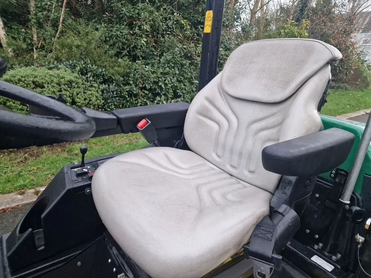 Ransomes HR300 ride on mower with Trimax flail - Image 4