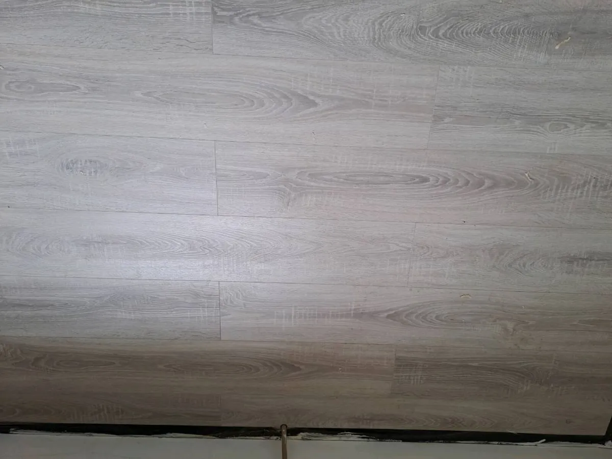 Laminate flooring - Image 3
