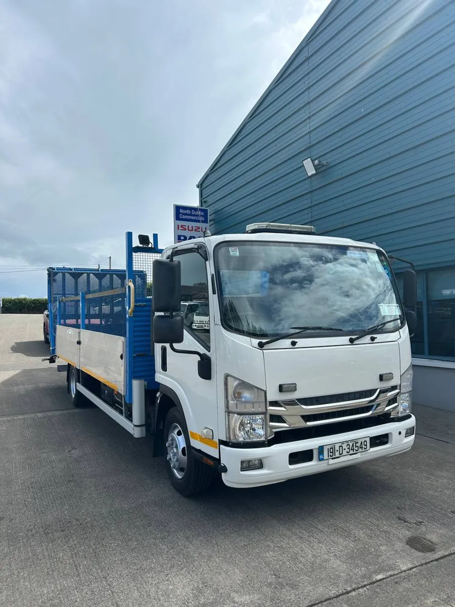 2019 ISUZU NPR 7.5TON - Image 1