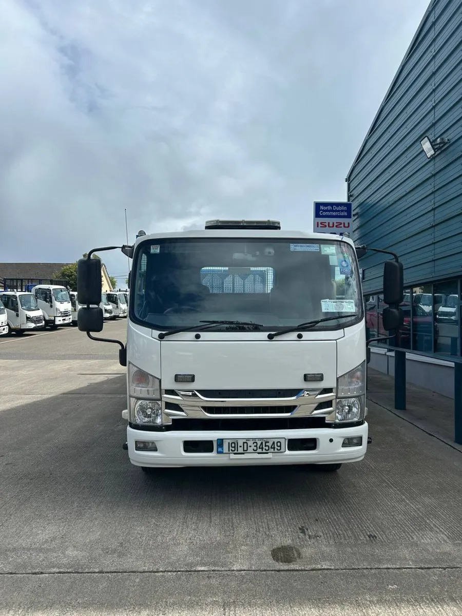 2019 ISUZU NPR 7.5TON - Image 2