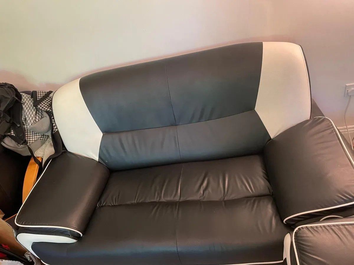 Modern 2-Piece Leather Sofa Suite - €300 - Image 3