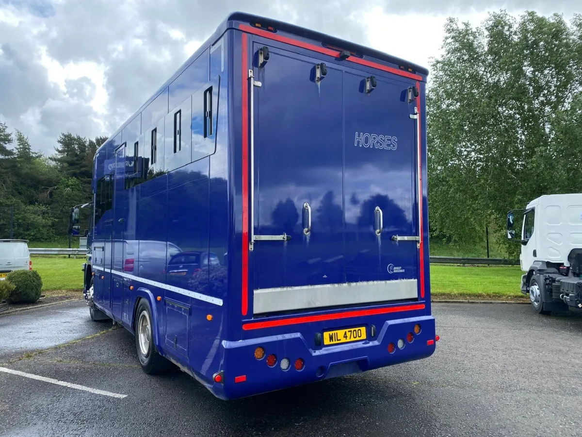 Volvo FM330 Horse Box For Sale (2017) - Image 4
