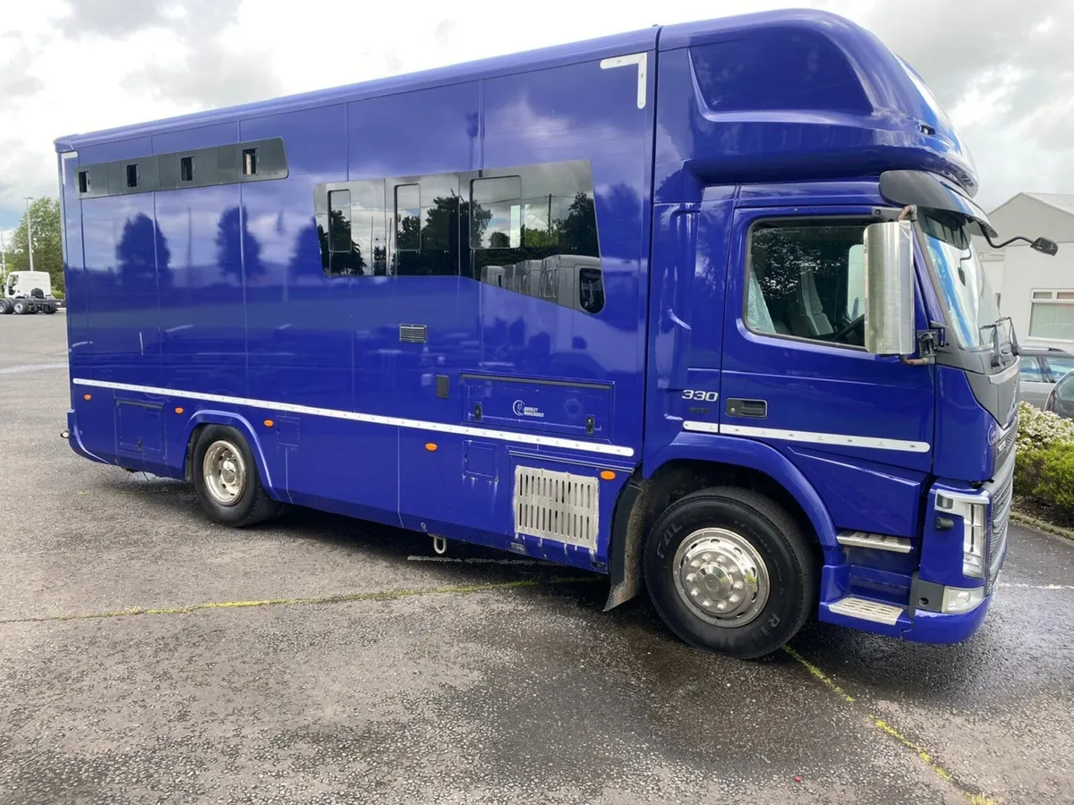 Volvo FM330 Horse Box For Sale (2017) - Image 2